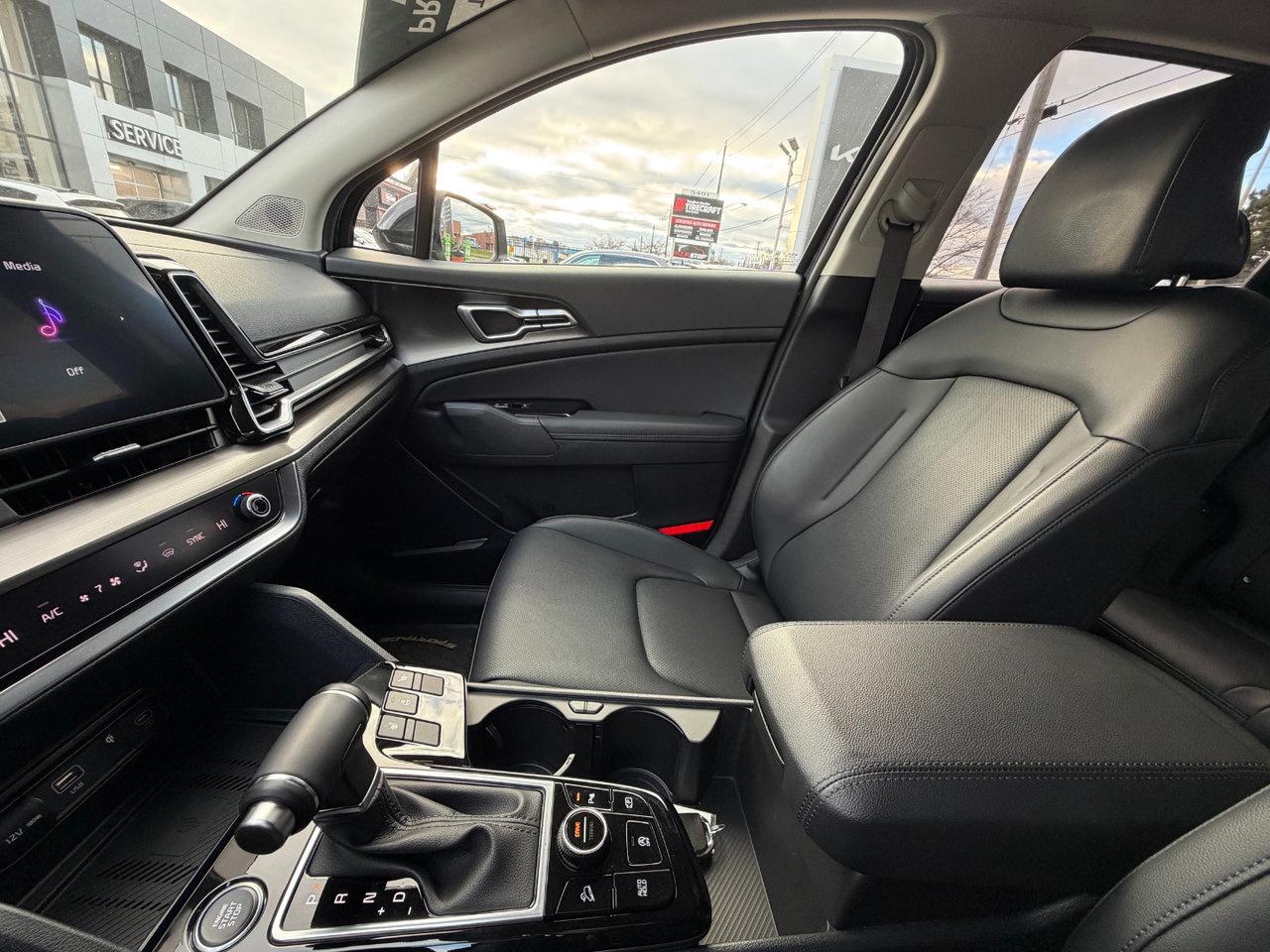 2024 Kia Sportage EX Pkg.   2,500lbs Towing Capacity   Heated Seats Photo