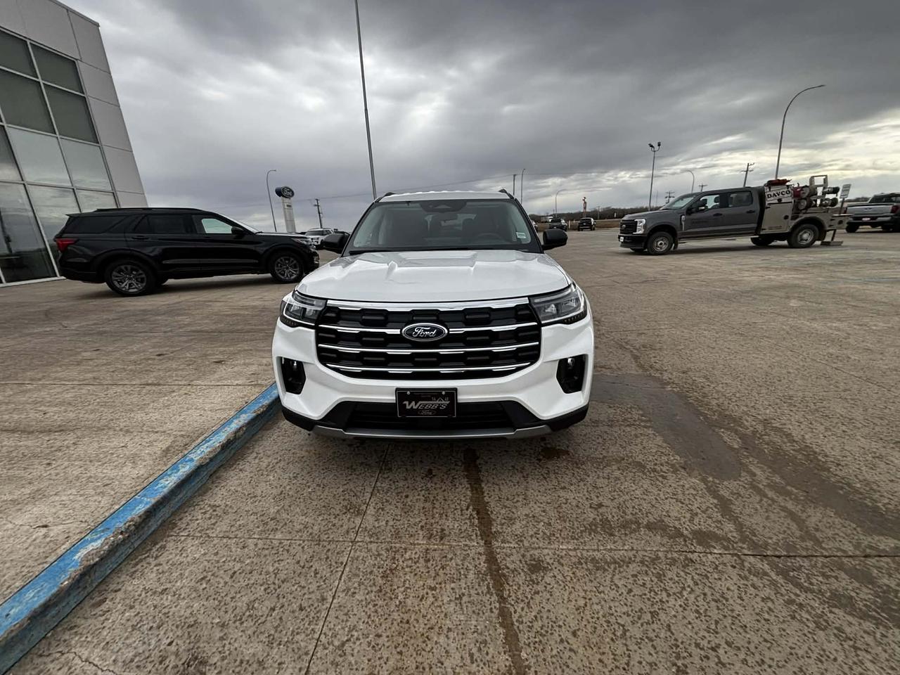 2026 Ford Explorer Active w/200A Pkg 4WD Photo1
