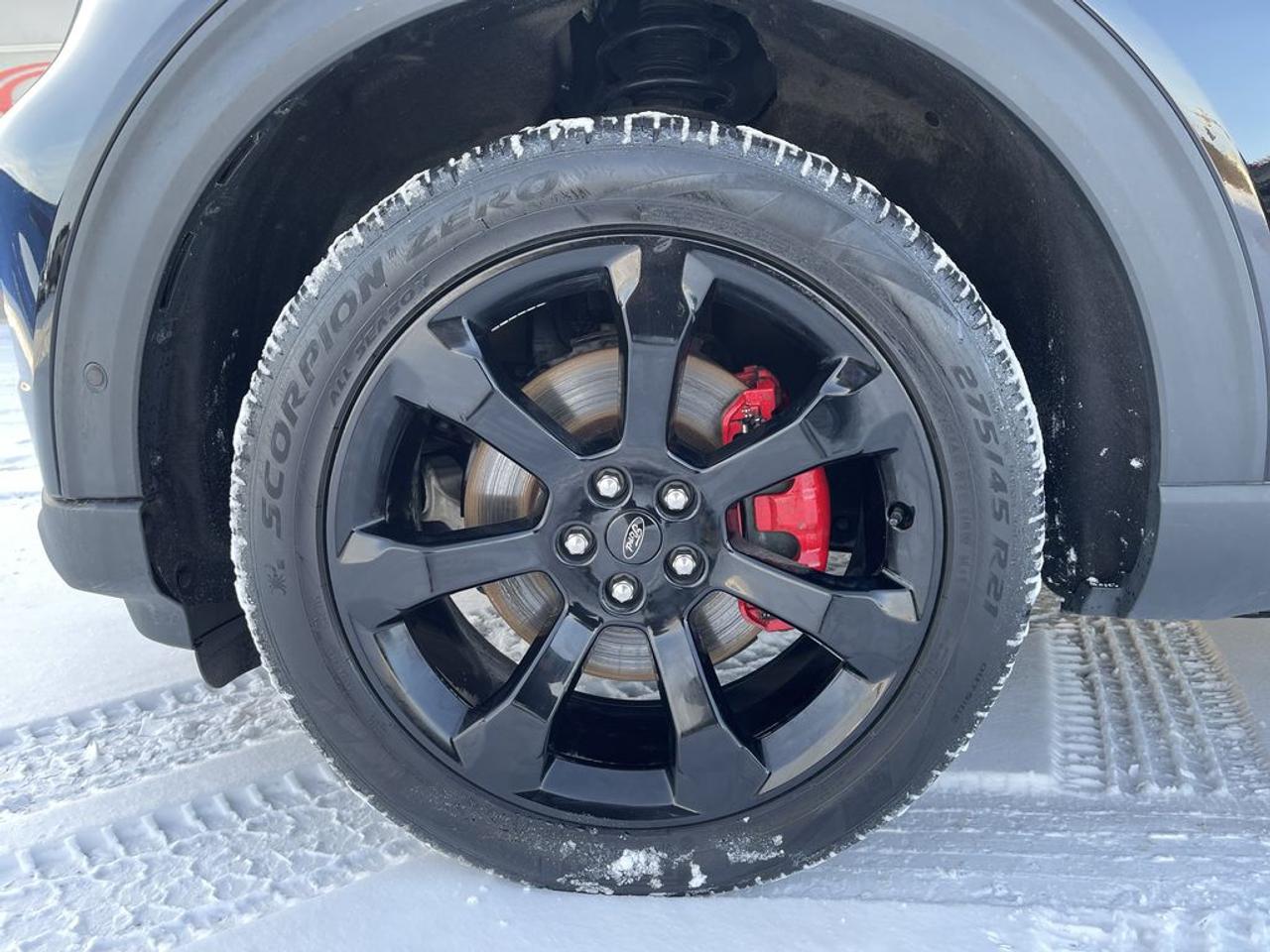 2021 Ford Explorer ST Photo2