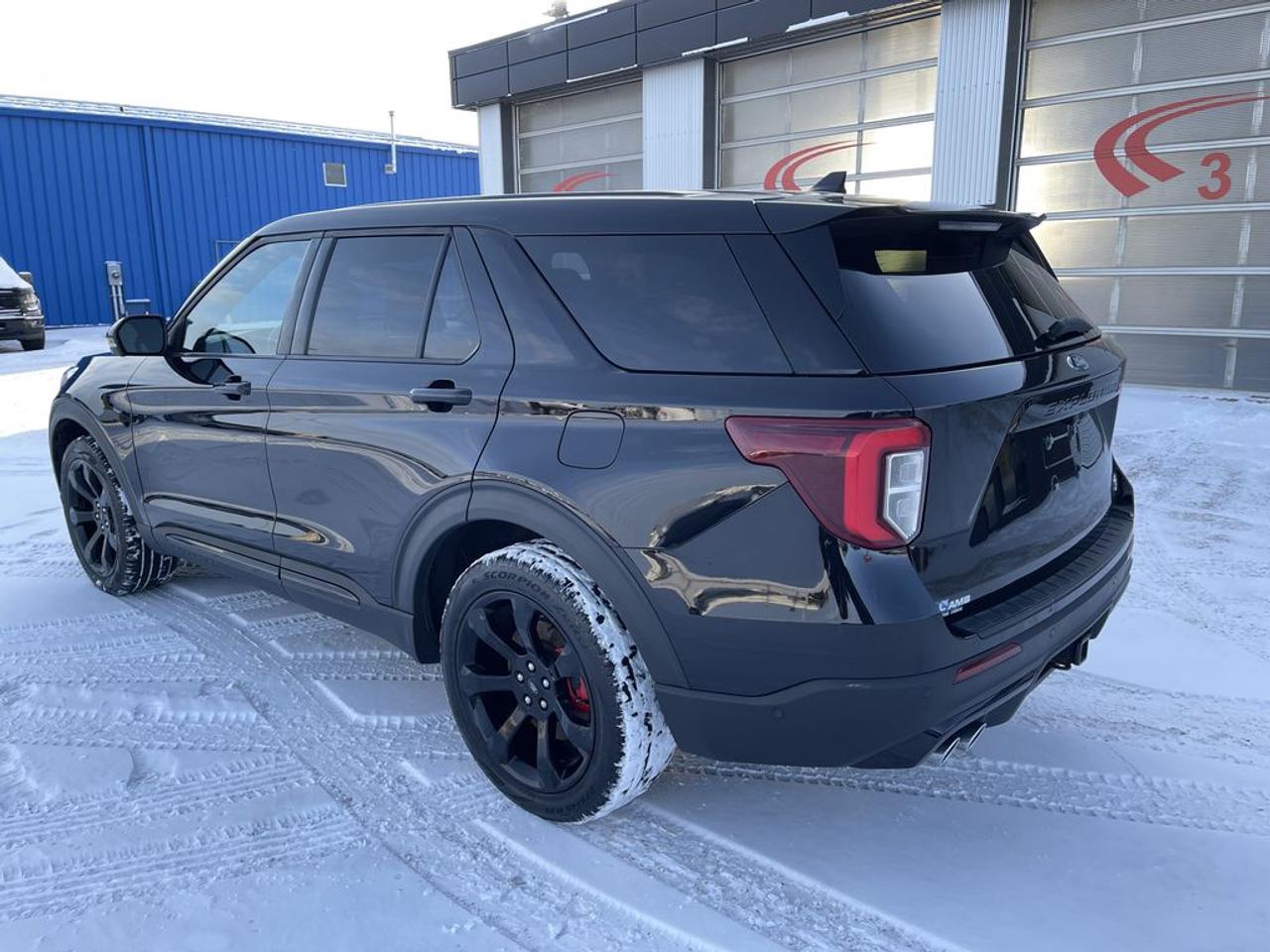2021 Ford Explorer ST Photo4