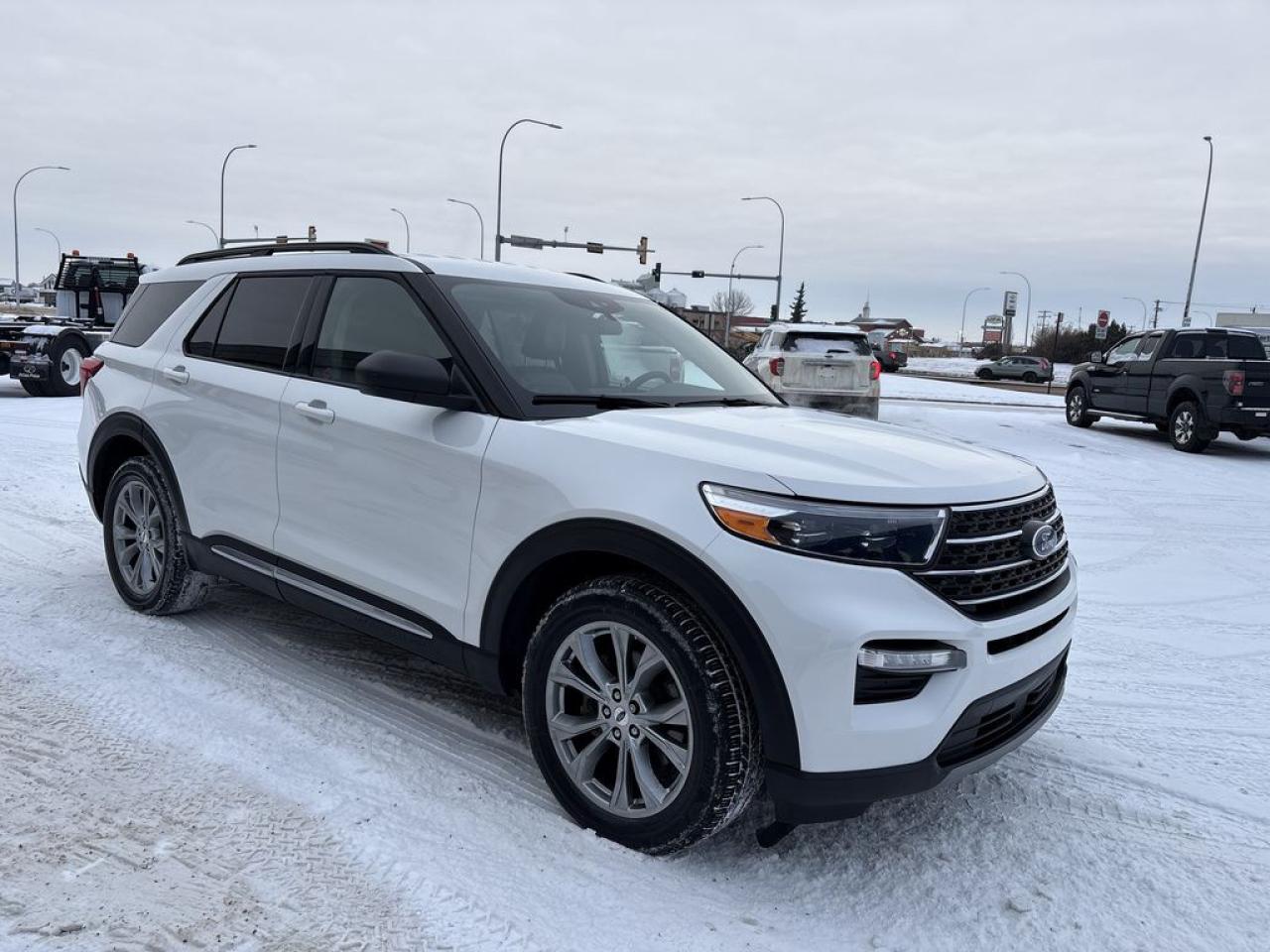 2022 Ford Explorer XLT Photo0