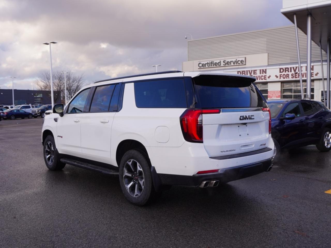 2026 GMC Yukon XL AT4  - Sunroof Photo2