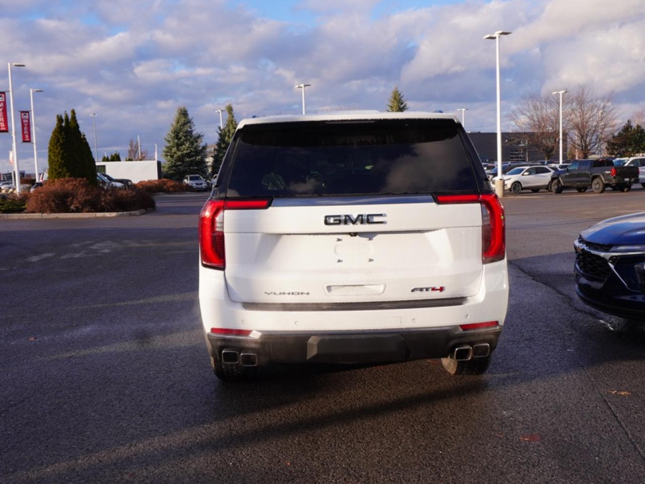 2026 GMC Yukon XL AT4  - Sunroof Photo4