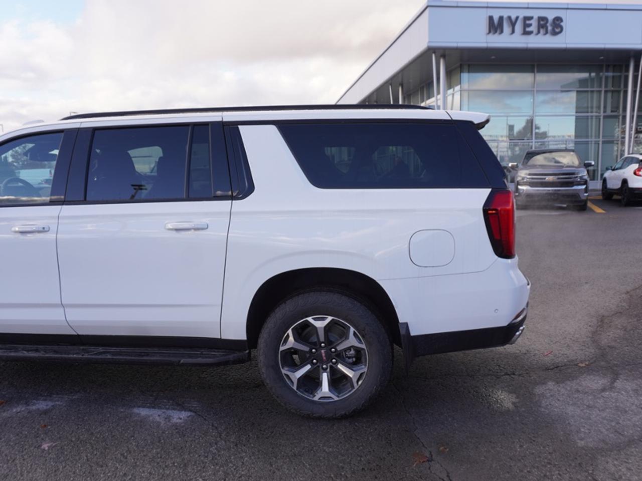 2026 GMC Yukon XL AT4  - Sunroof Photo