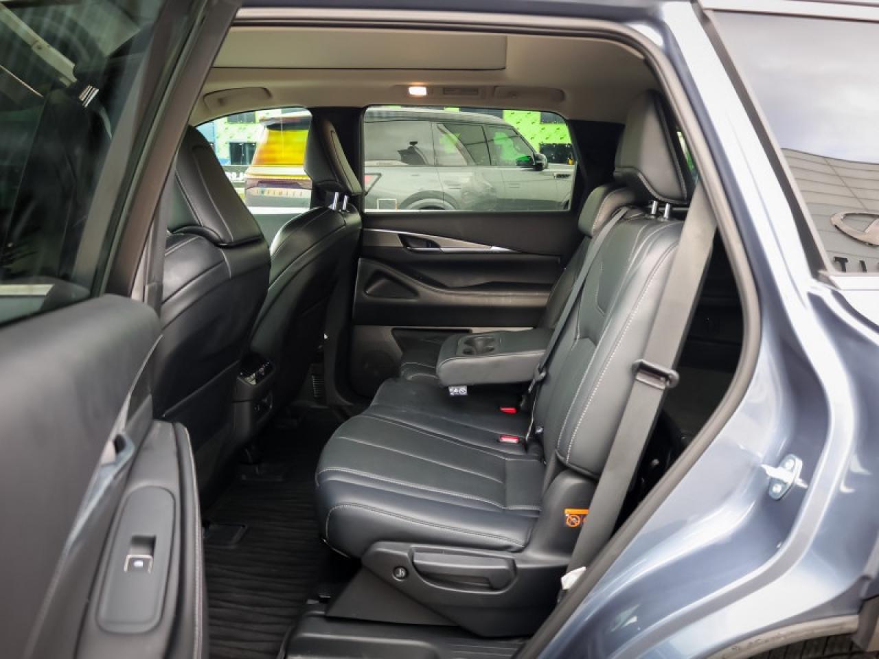 2023 Infiniti QX60 LUXE  - Certified - Leather Seats Photo