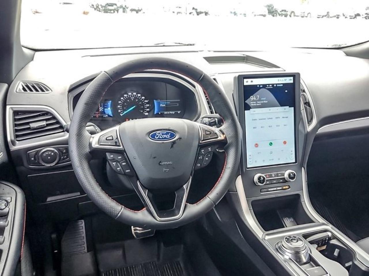 2024 Ford Edge ST Line Photo