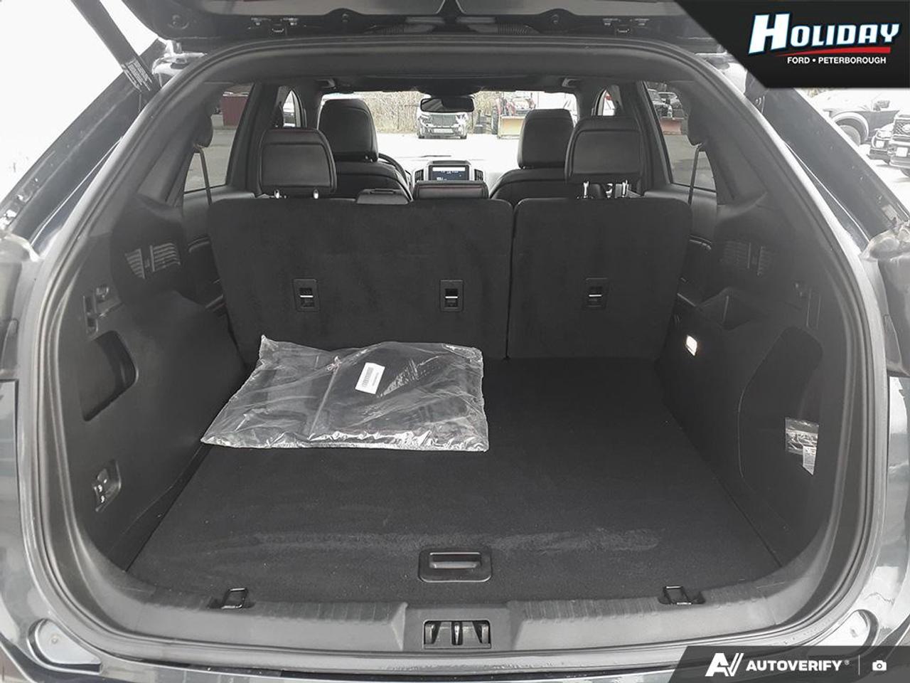 2022 Ford Edge ST Line Photo