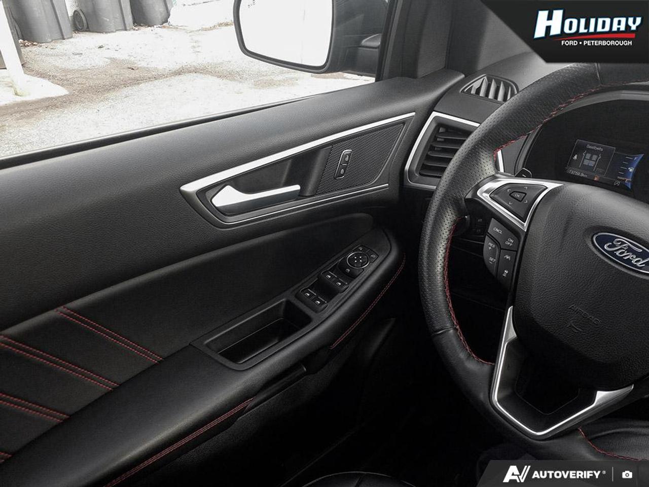 2022 Ford Edge ST Line Photo