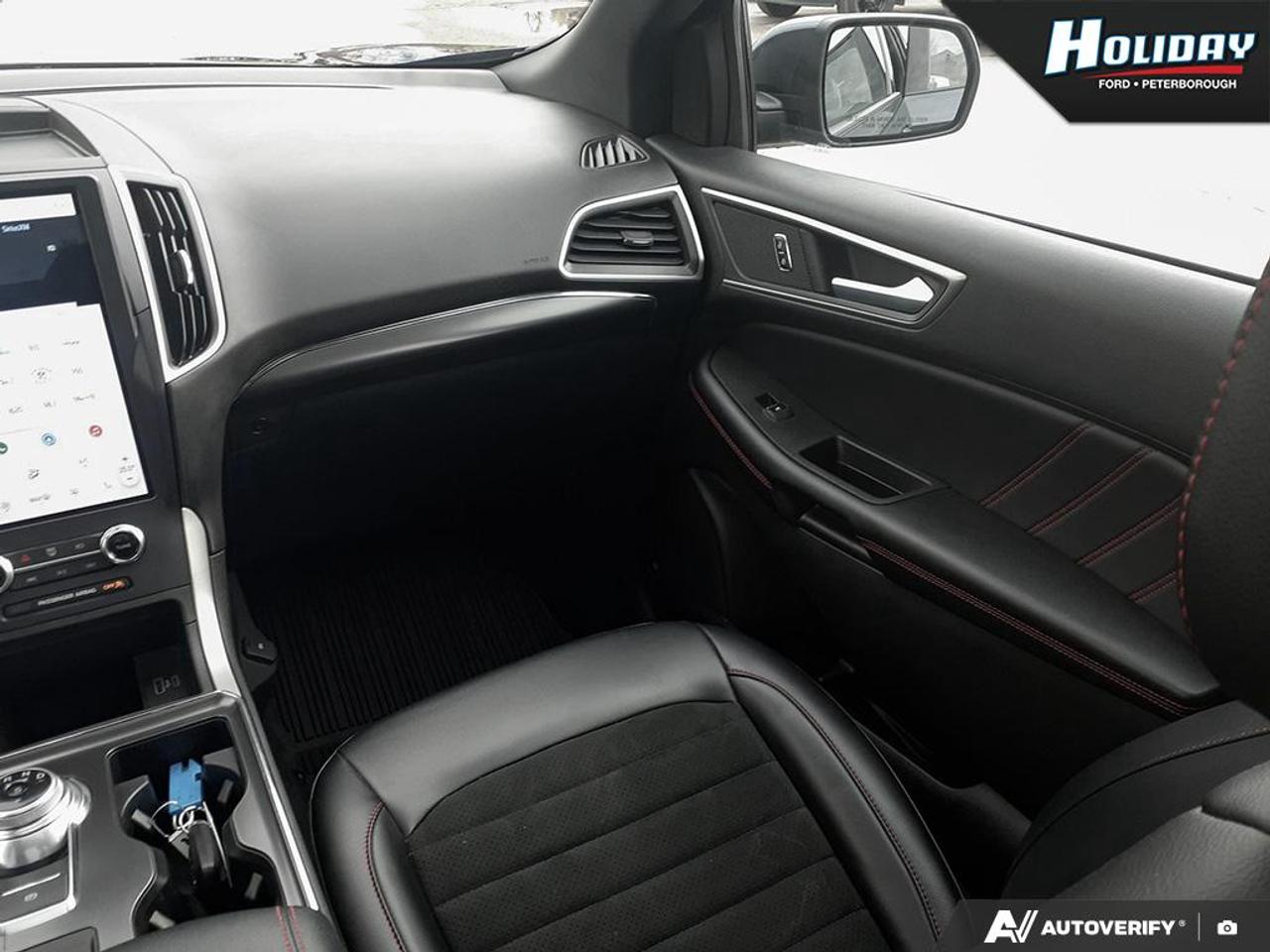 2022 Ford Edge ST Line Photo