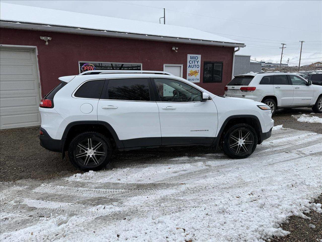 Used 2015 Jeep Cherokee NORTH 4WD 3.2L V6 for sale in Saskatoon, SK