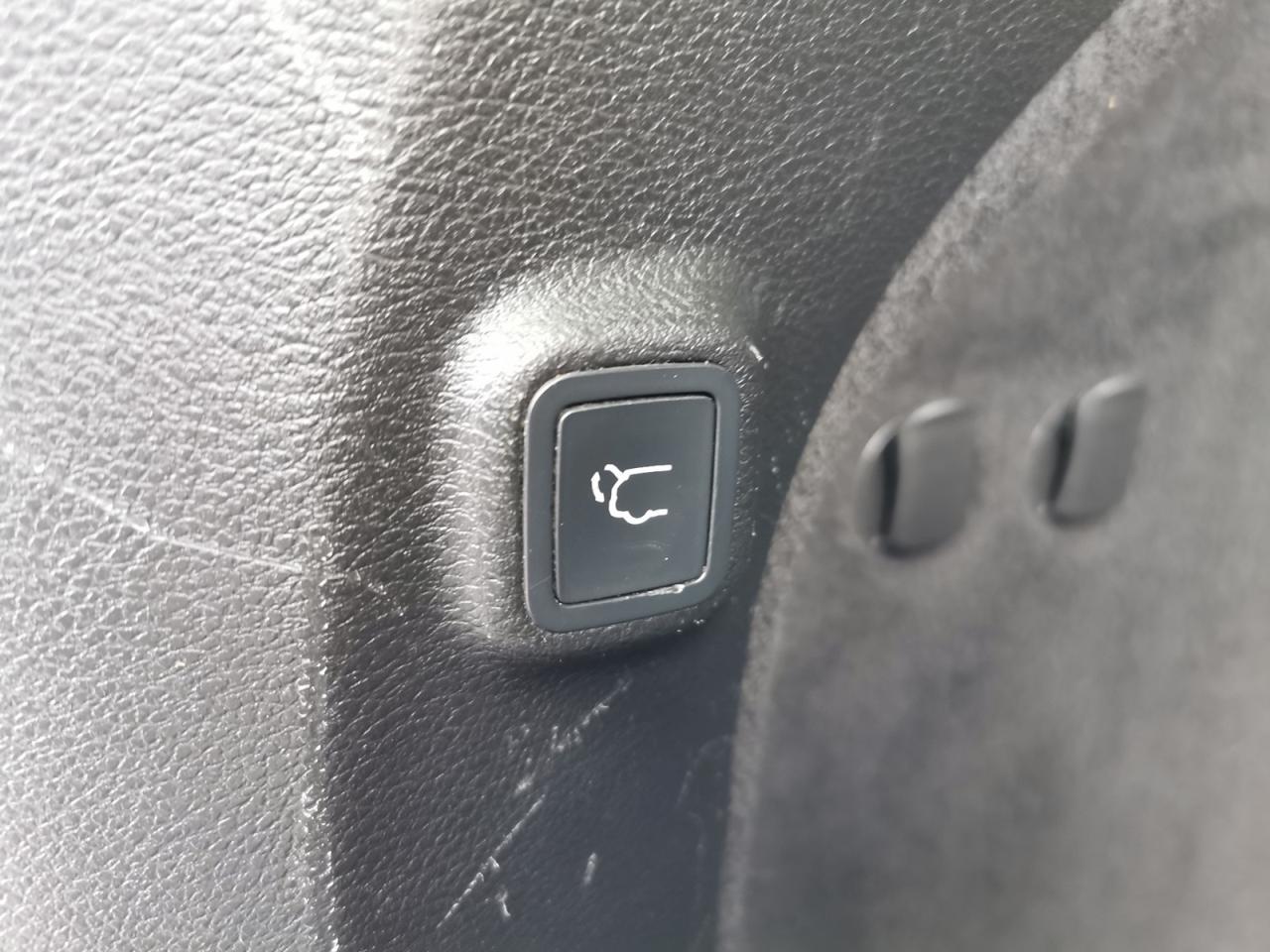 2019 Jeep Cherokee Limited - Photo #18