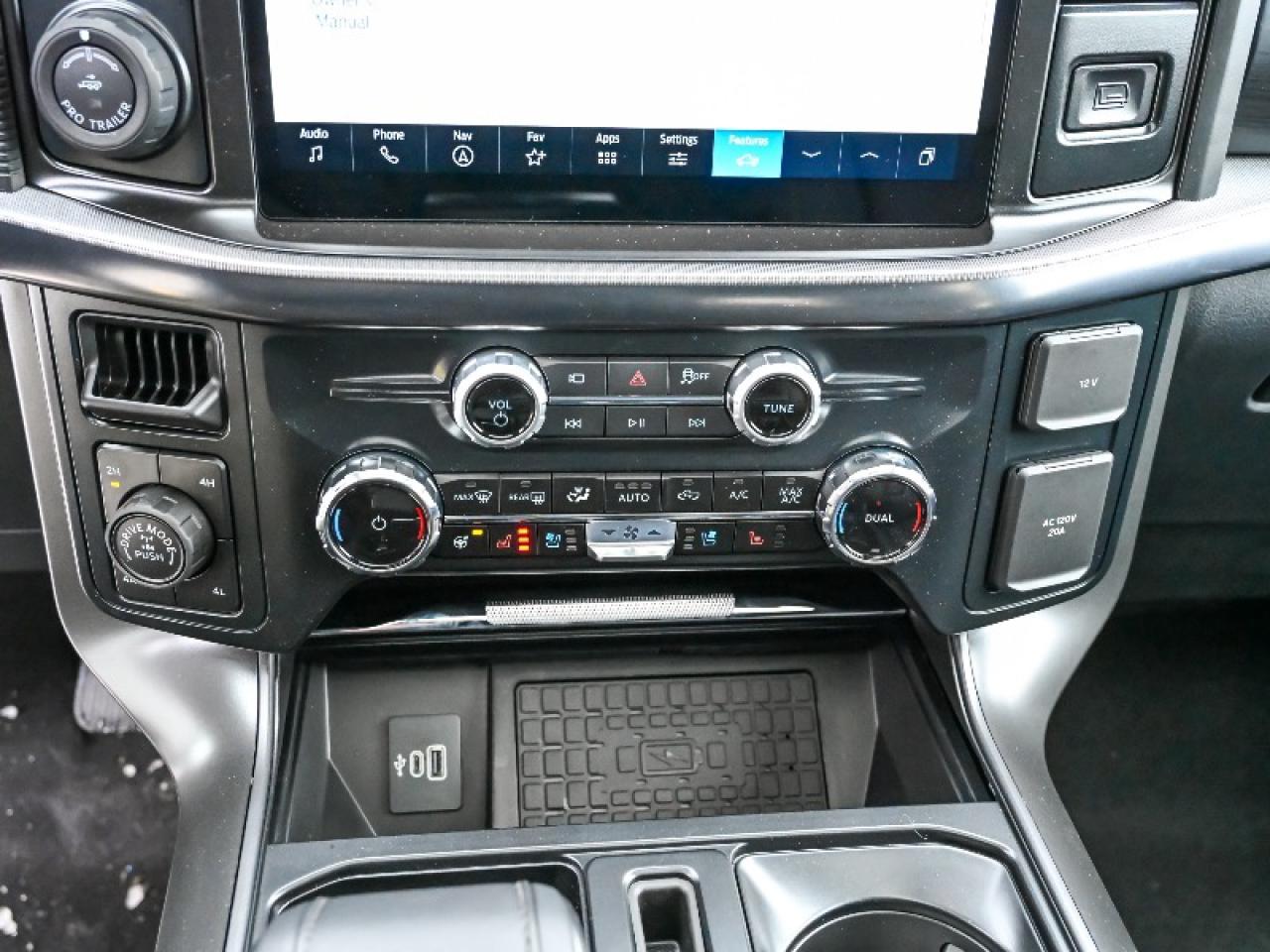 2025 Ford F-150 Lariat Photo