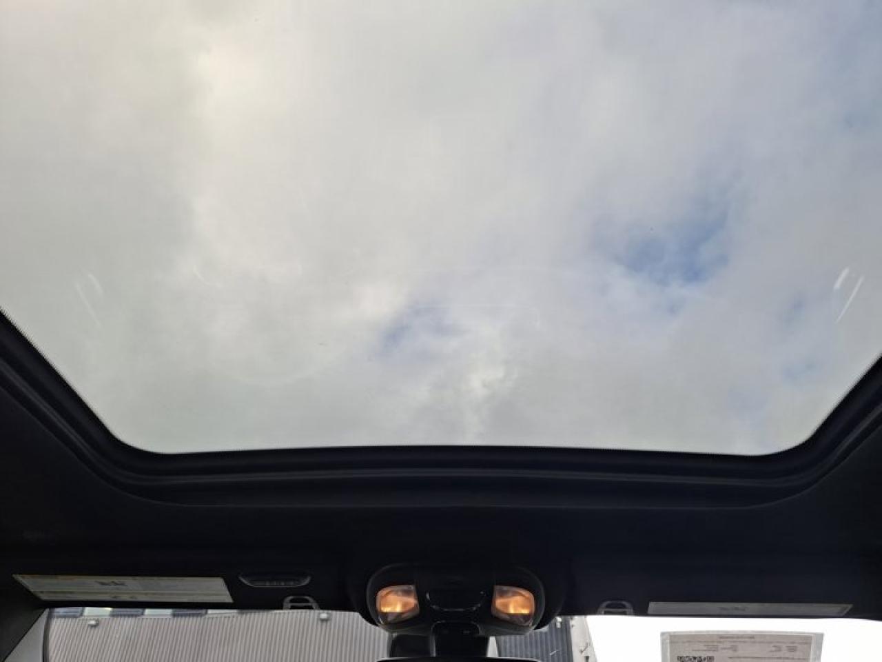 2024 Jeep Compass Trailhawk 4WD | Leather | Pano Roof | Nav | Heated Wheel + Seats | Remote Start | CarPlay + Android Photo