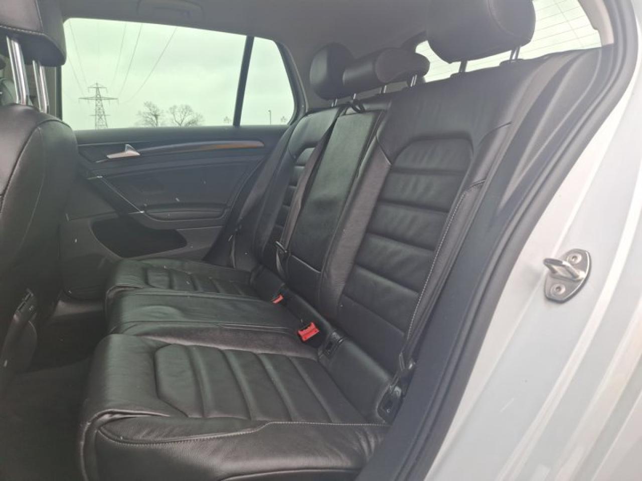 2018 Volkswagen Golf Highline | Leather | Sunroof | Nav | Adaptive Cruise | Heated Seats | CarPlay + Android and More ! Photo