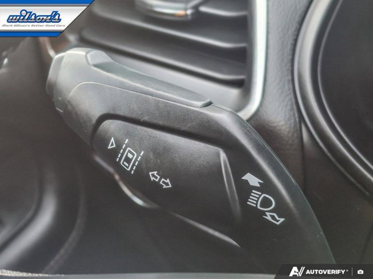 2023 Ford Edge Titanium AWD | Pano Roof | Leather | Heated Wheel + Seats | CarPlay + Android | Rear Cam and More ! Photo