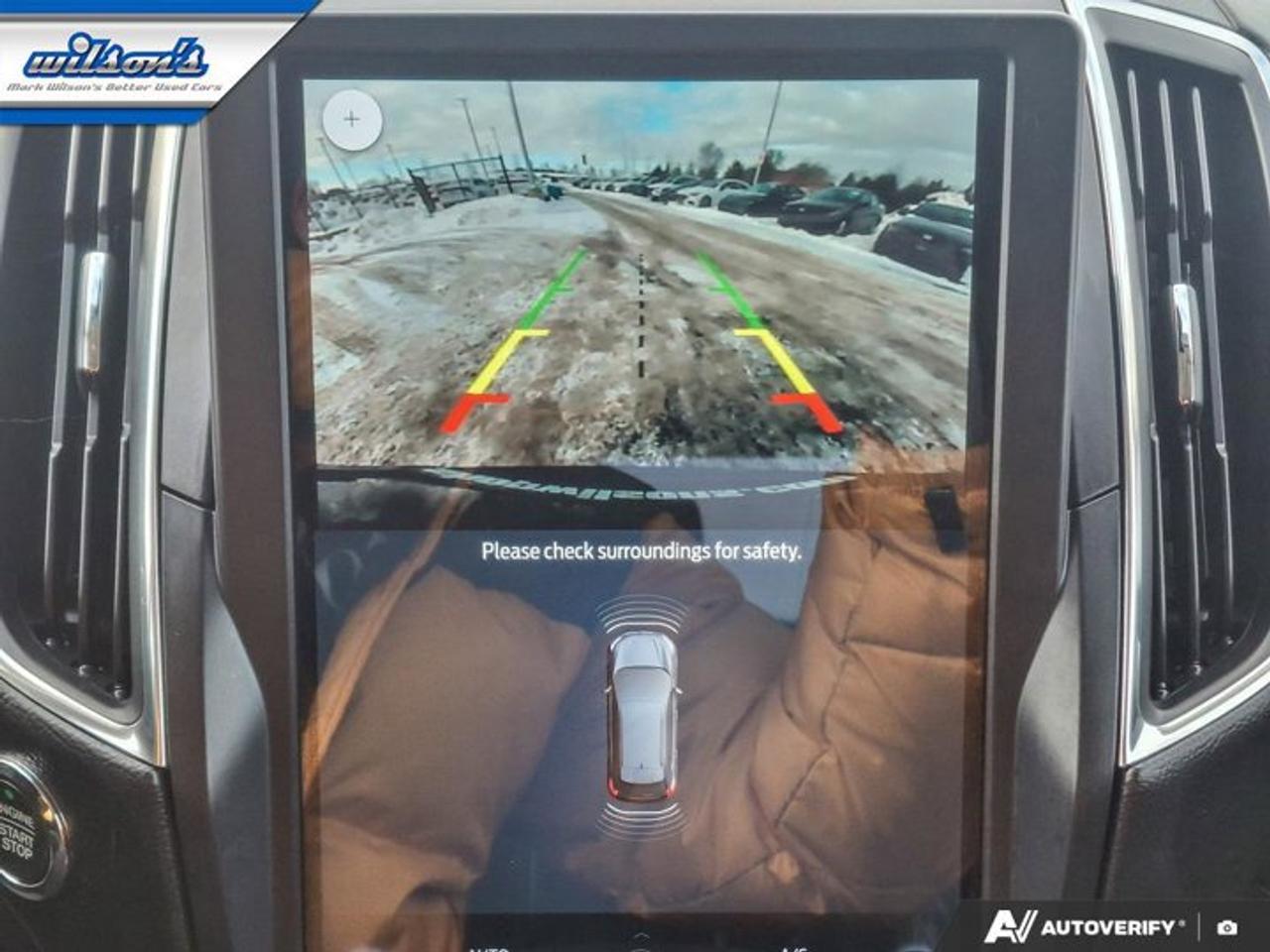 2023 Ford Edge Titanium AWD | Pano Roof | Leather | Heated Wheel + Seats | CarPlay + Android | Rear Cam and More ! Photo