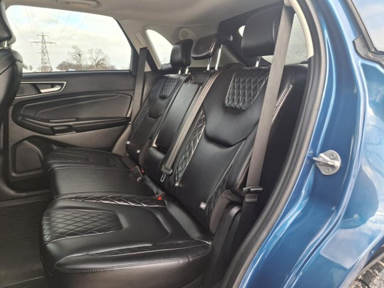 2023 Ford Edge Titanium AWD | Pano Roof | Leather | Heated Wheel + Seats | CarPlay + Android | Rear Cam and More ! Photo