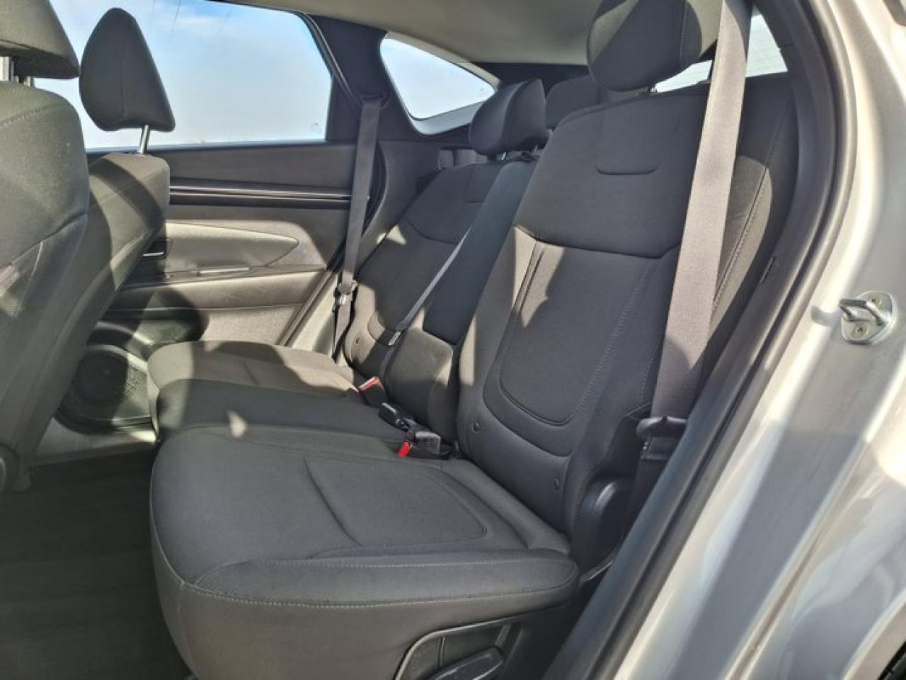 2023 Hyundai Tucson Essential AWD | Heated Seats | Carplay and Android Auto | Lane Departure and Assist | and More ! Photo