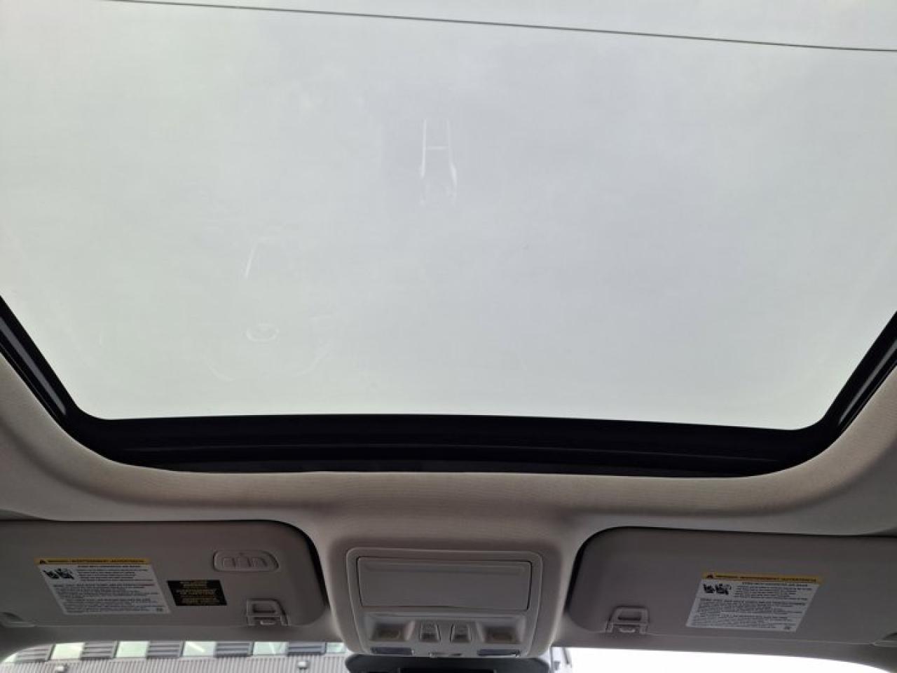 2024 Ford Escape Platinum AWD | 2.0L | PanoSunroof | Leather | 360 Camera | Adaptive Cruise | Heated Wheel & More ! Photo