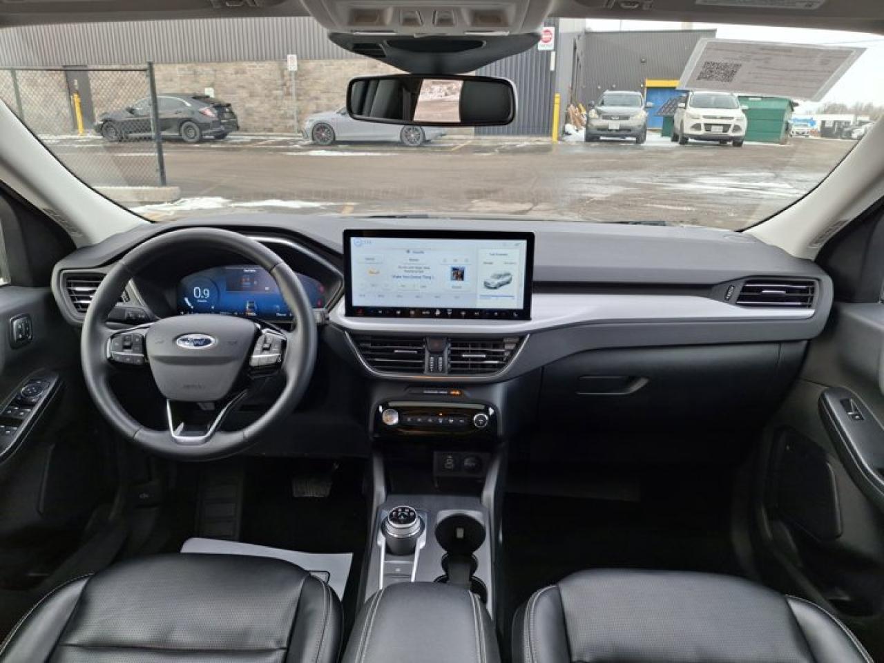 2024 Ford Escape Platinum AWD | 2.0L | PanoSunroof | Leather | 360 Camera | Adaptive Cruise | Heated Wheel & More ! Photo