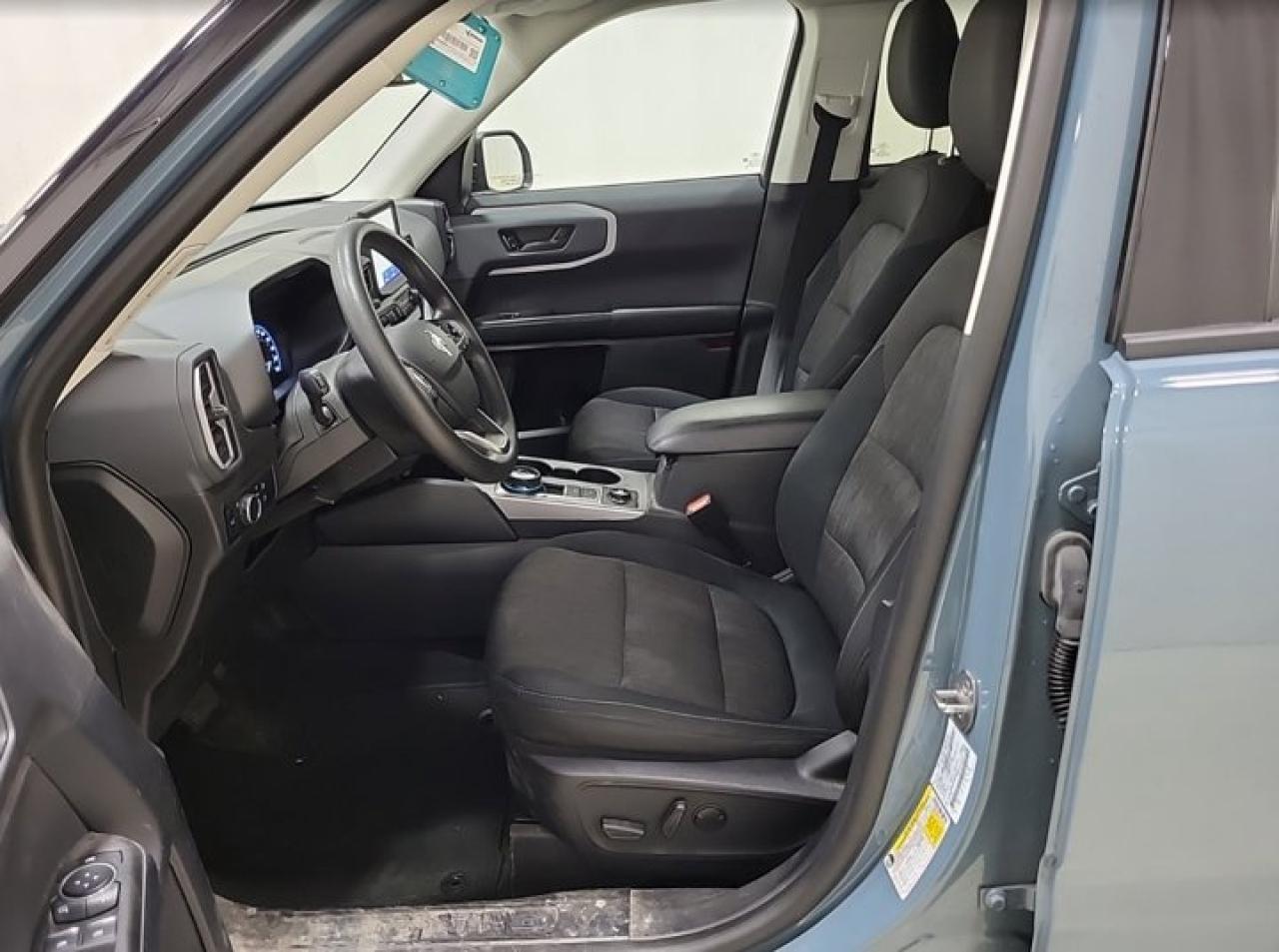 2023 Ford Bronco Sport Big Bend 4WD | Heated Seats | Remote Start | CarPlay | Reverse Cam | Power Seat | and More ! Photo2