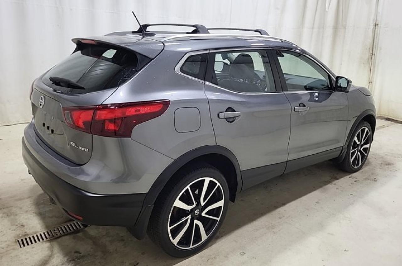 2019 Nissan Qashqai SL AWD | Leather | Sunroof | Nav | Heated Seats + Steering | Remote Start | CarPlay | 360 Cam & More Photo3