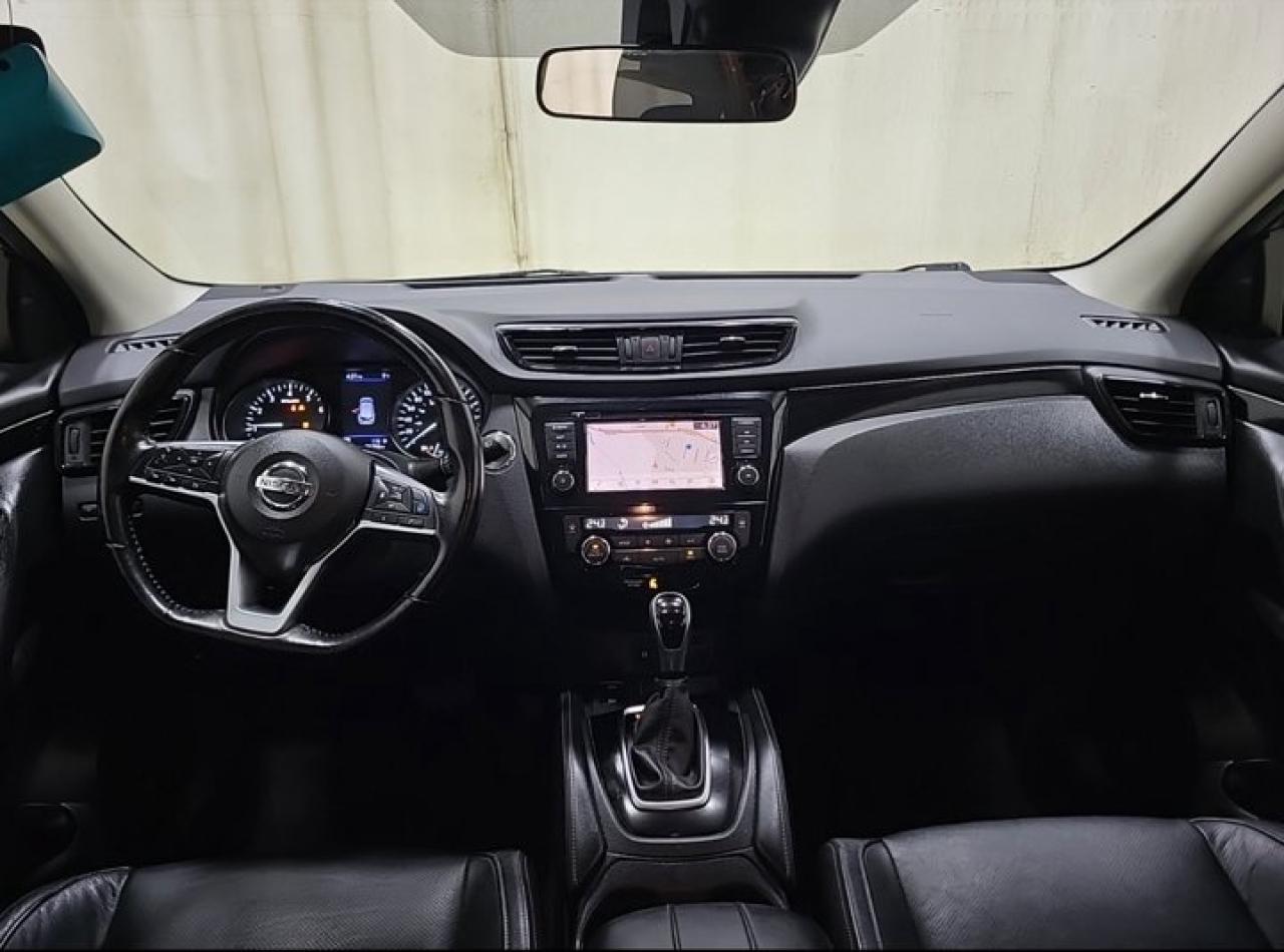 2019 Nissan Qashqai SL AWD | Leather | Sunroof | Nav | Heated Seats + Steering | Remote Start | CarPlay | 360 Cam & More Photo2