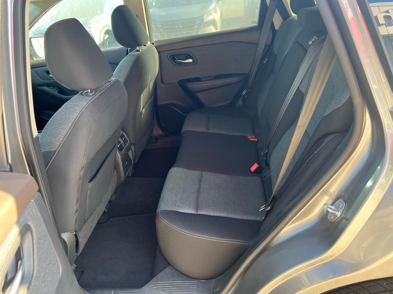 2021 Nissan Rogue SV AWD PANORAMIC MOONROOF, HEATED SEATS AND STEERING WHEEL Photo24