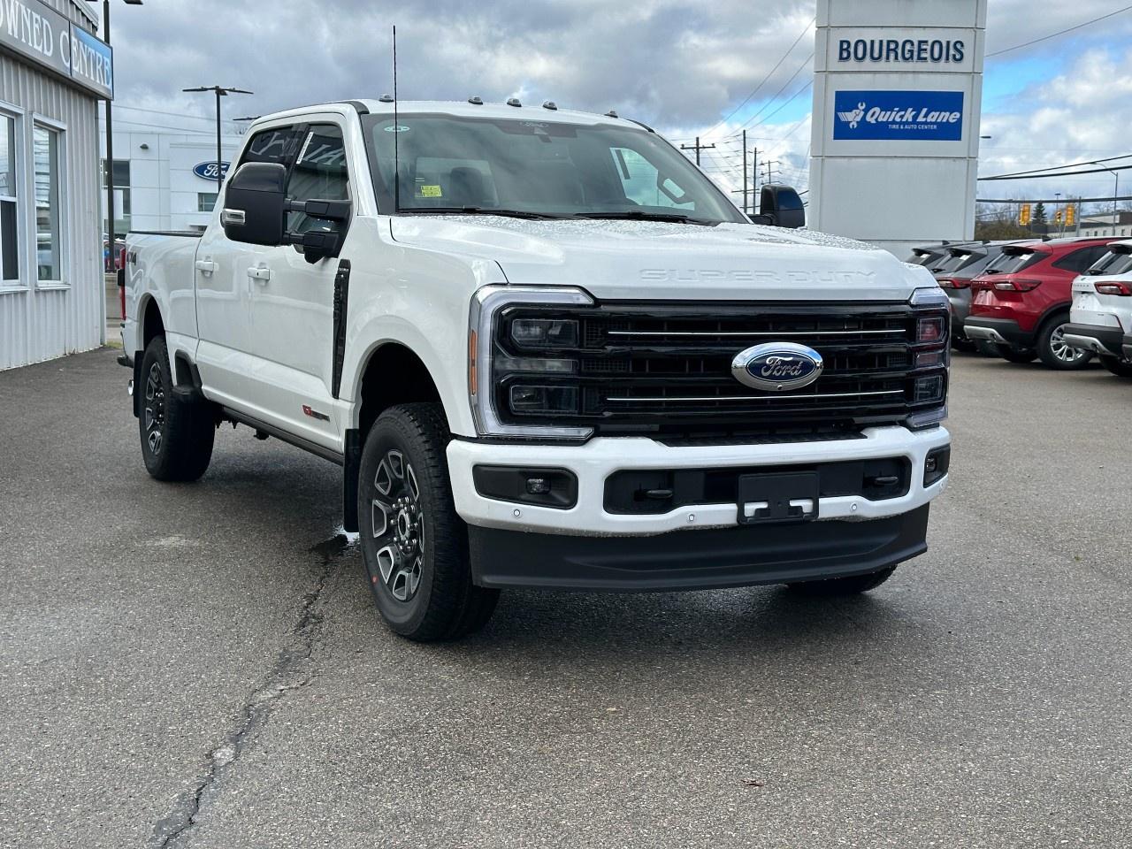 2026 Ford F-250 Super Duty SRW PLATINUM 4WD CREW CAB 6.75' BOX Photo3