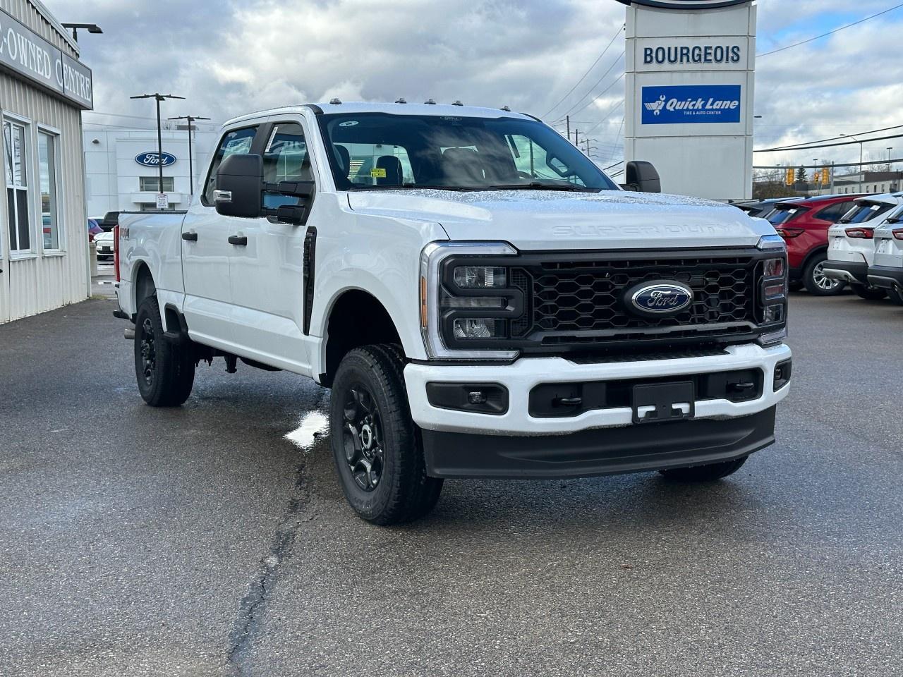 2026 Ford F-250 Super Duty SRW XL 4WD Crew Cab 6.75' Box Photo3