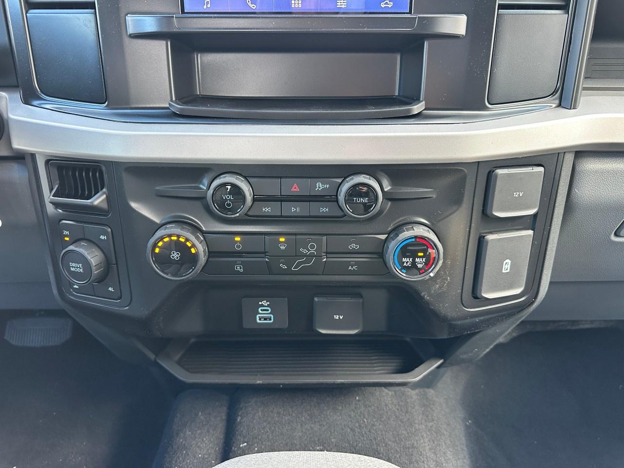 2026 Ford F-250 Super Duty SRW XL 4WD Crew Cab 6.75' Box Photo