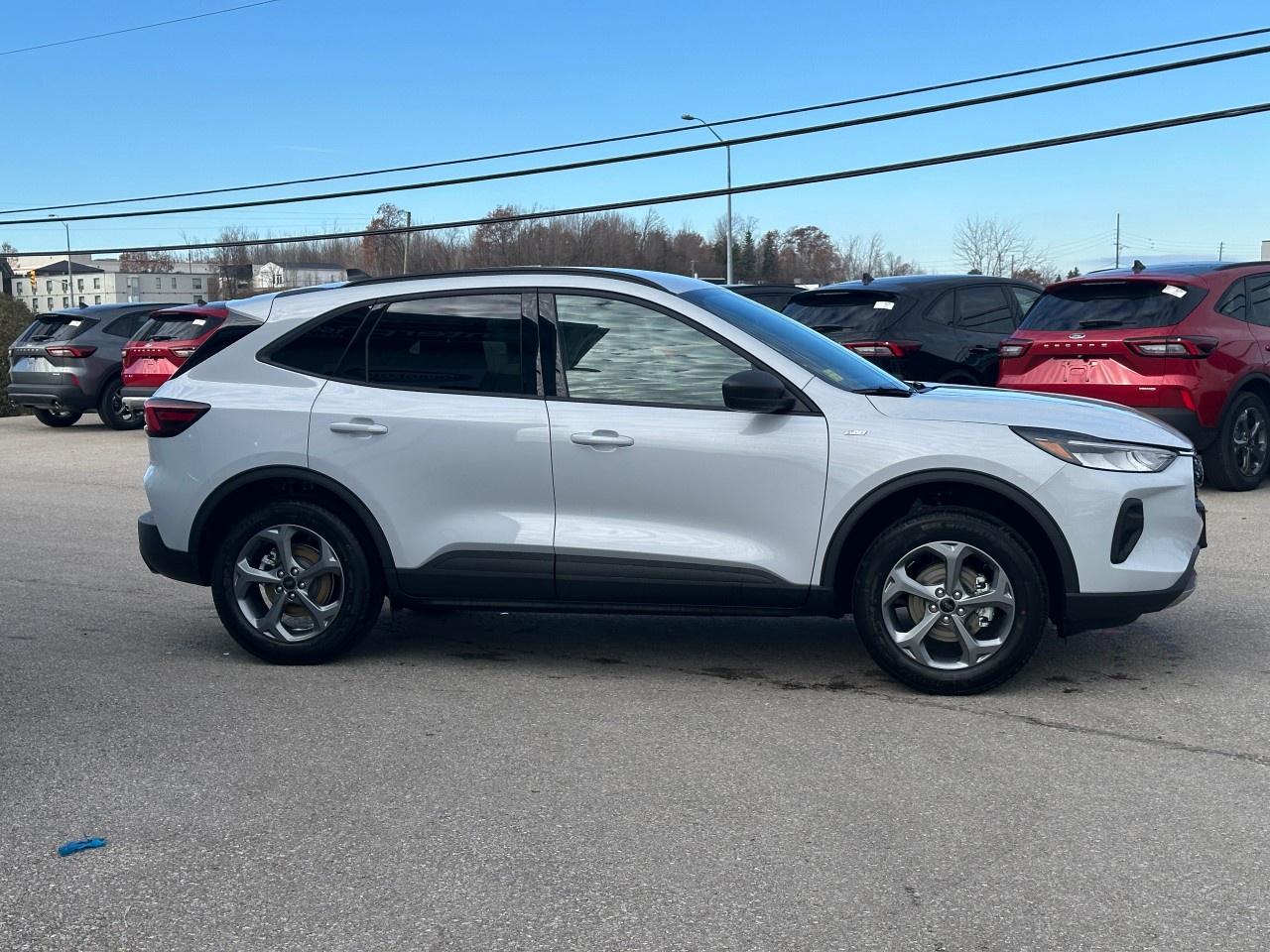 2026 Ford Escape Platinum AWD Photo4