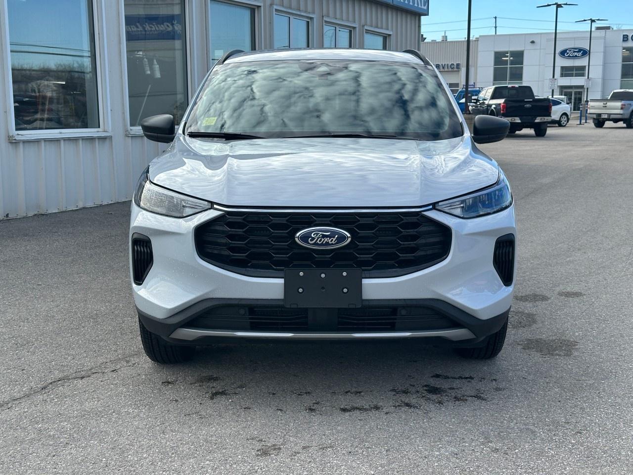 2026 Ford Escape Platinum AWD Photo2