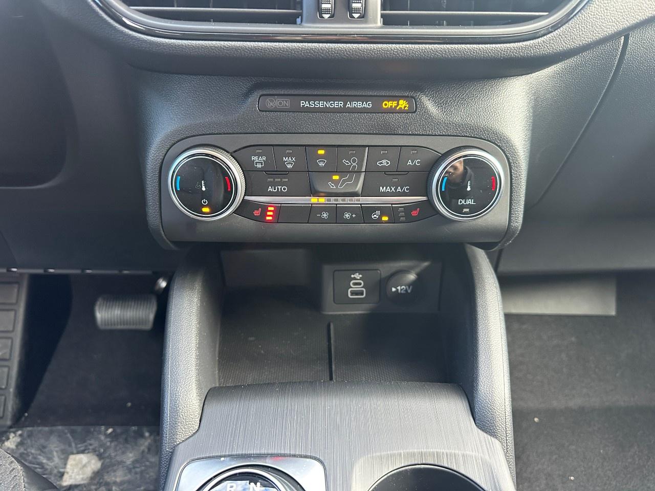 2026 Ford Escape Platinum AWD Photo