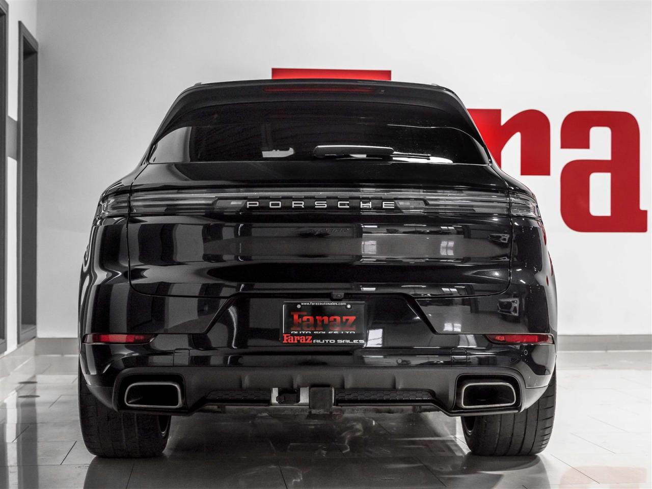 2025 Porsche Cayenne PREMIUM PKG|21 SPYDER WHEELS|ADAPT CRUISE|PASSENGER DISPLAY Photo