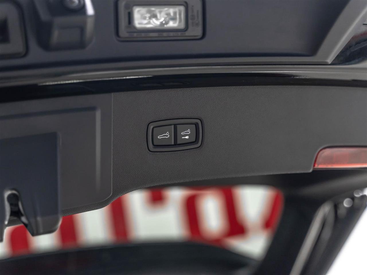 2025 Porsche Cayenne PREMIUM PKG|21 SPYDER WHEELS|ADAPT CRUISE|PASSENGER DISPLAY Photo