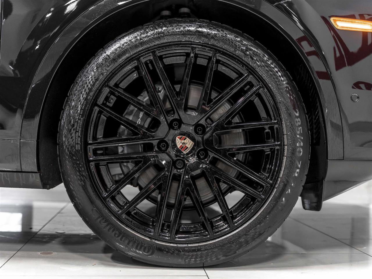 2025 Porsche Cayenne PREMIUM PKG|21 SPYDER WHEELS|ADAPT CRUISE|PASSENGER DISPLAY Photo