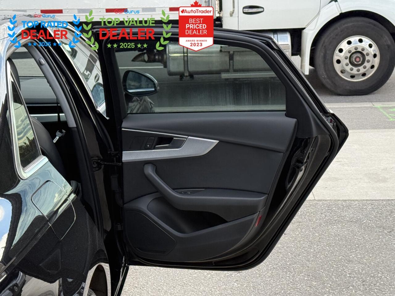 2019 Audi A4 PROGRESSIV | SUNROOF | APPLE CARPLAY | LOADED Photo