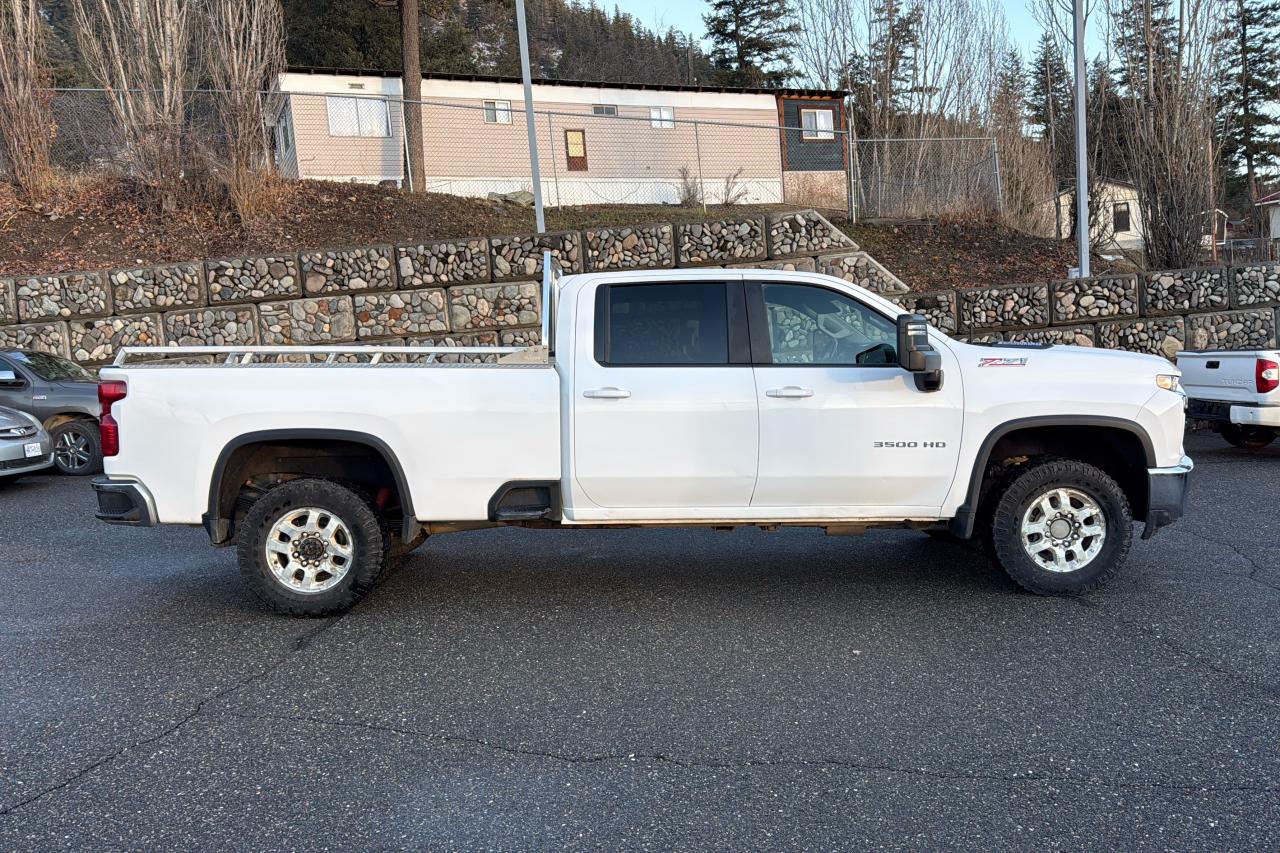 2022 Chevrolet Silverado 3500HD LT Photo
