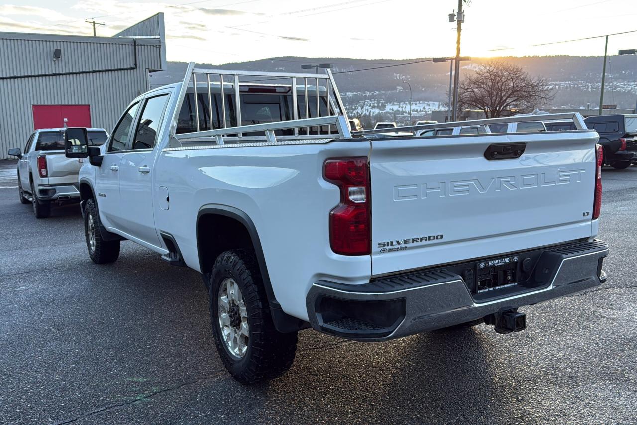 2022 Chevrolet Silverado 3500HD LT Photo4