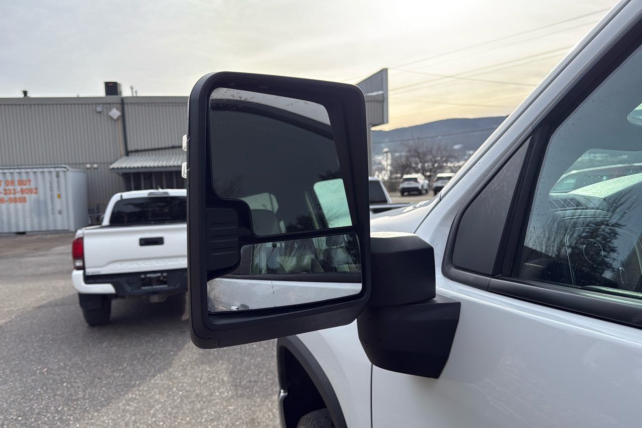 2022 Chevrolet Silverado 3500HD LT Photo