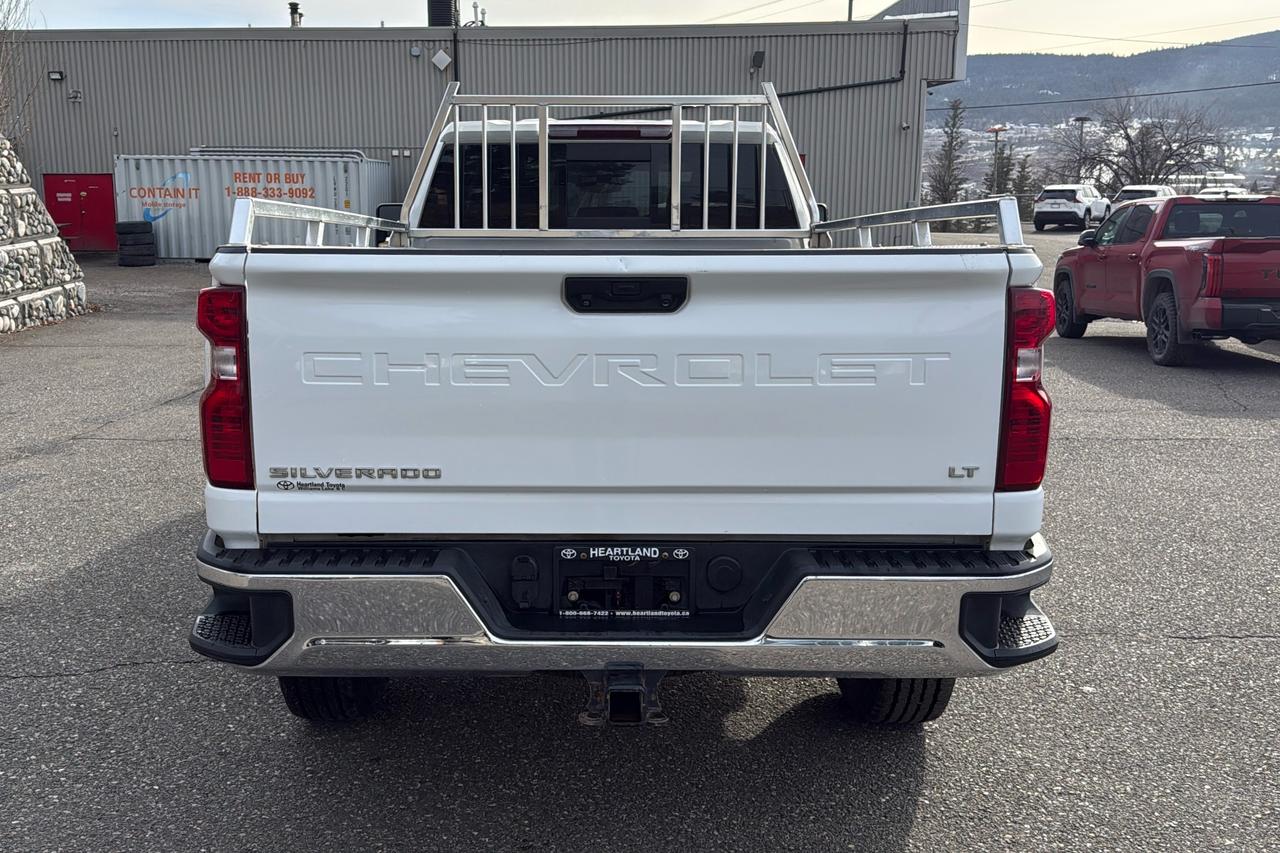 2022 Chevrolet Silverado 3500HD LT Photo