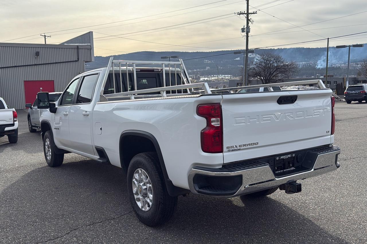 2022 Chevrolet Silverado 3500HD LT Photo
