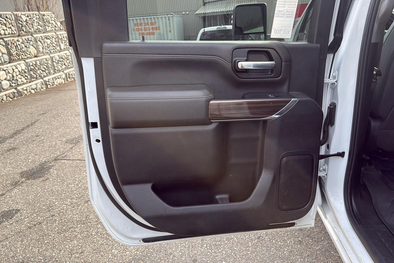 2022 Chevrolet Silverado 3500HD LT Photo