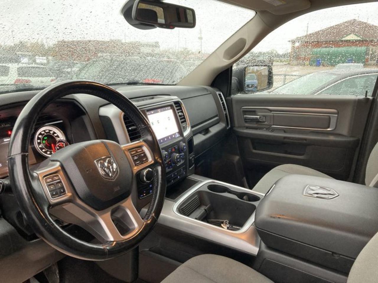 2022 RAM 1500 Classic SLT 4x4 Crew Photo2