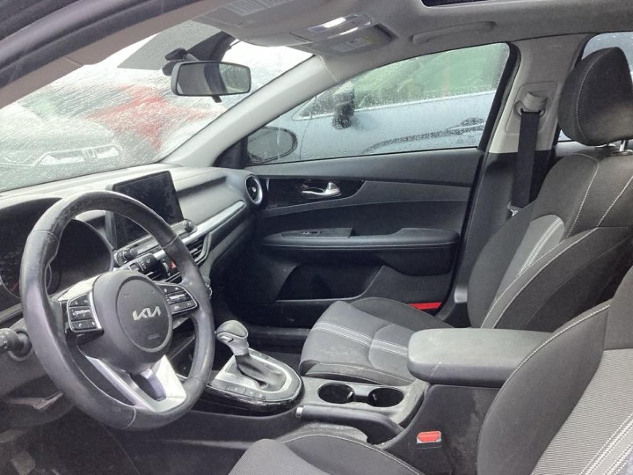 2022 Kia Forte EX Photo2