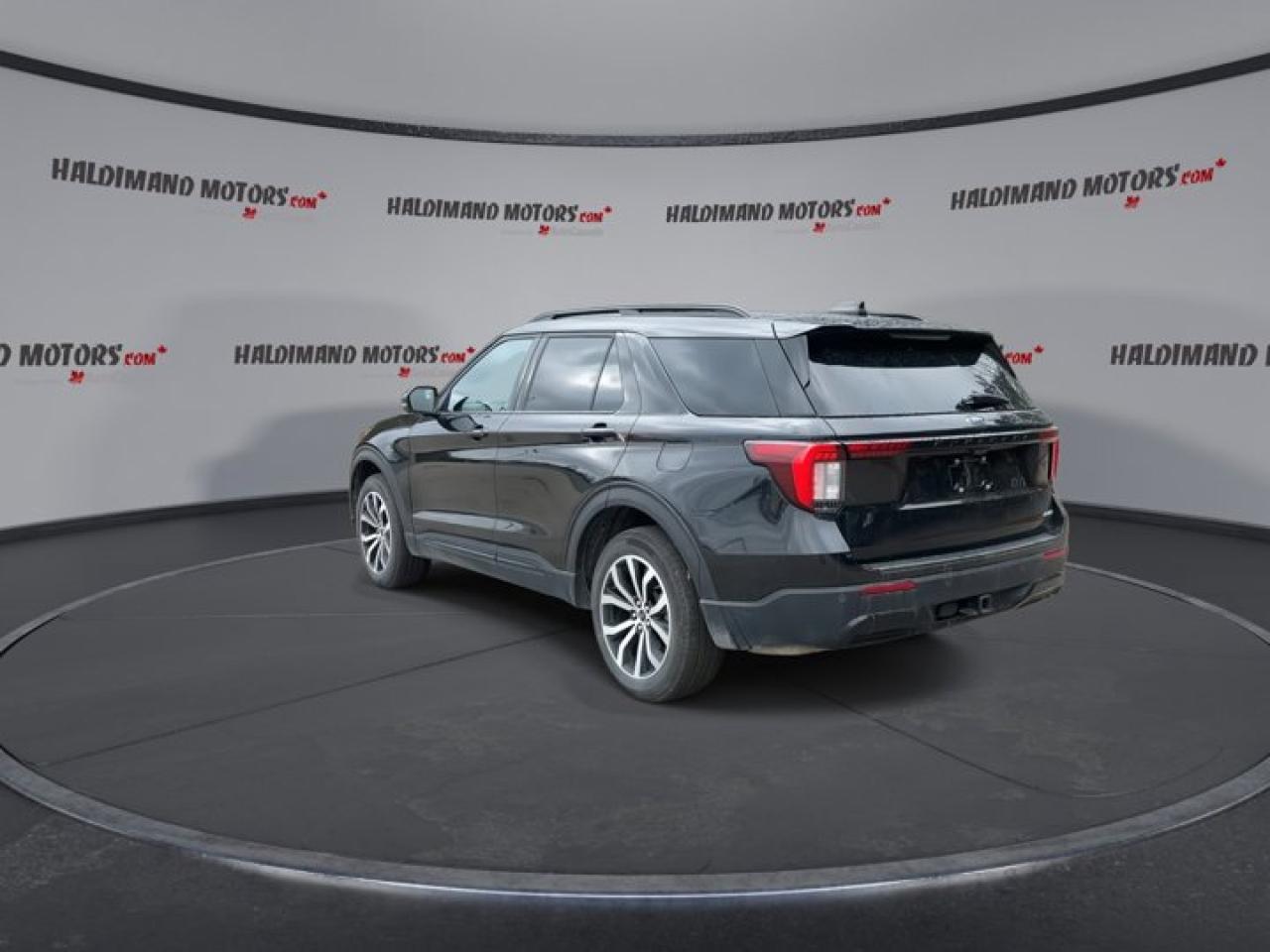 2025 Ford Explorer ST-Line 4WD | 2nd Row Captain Seats | 360 Camera | Remote Start Photo