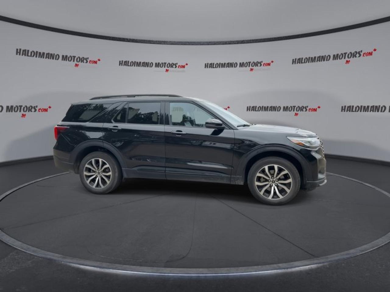 2025 Ford Explorer ST-Line 4WD | 2nd Row Captain Seats | 360 Camera | Remote Start Photo