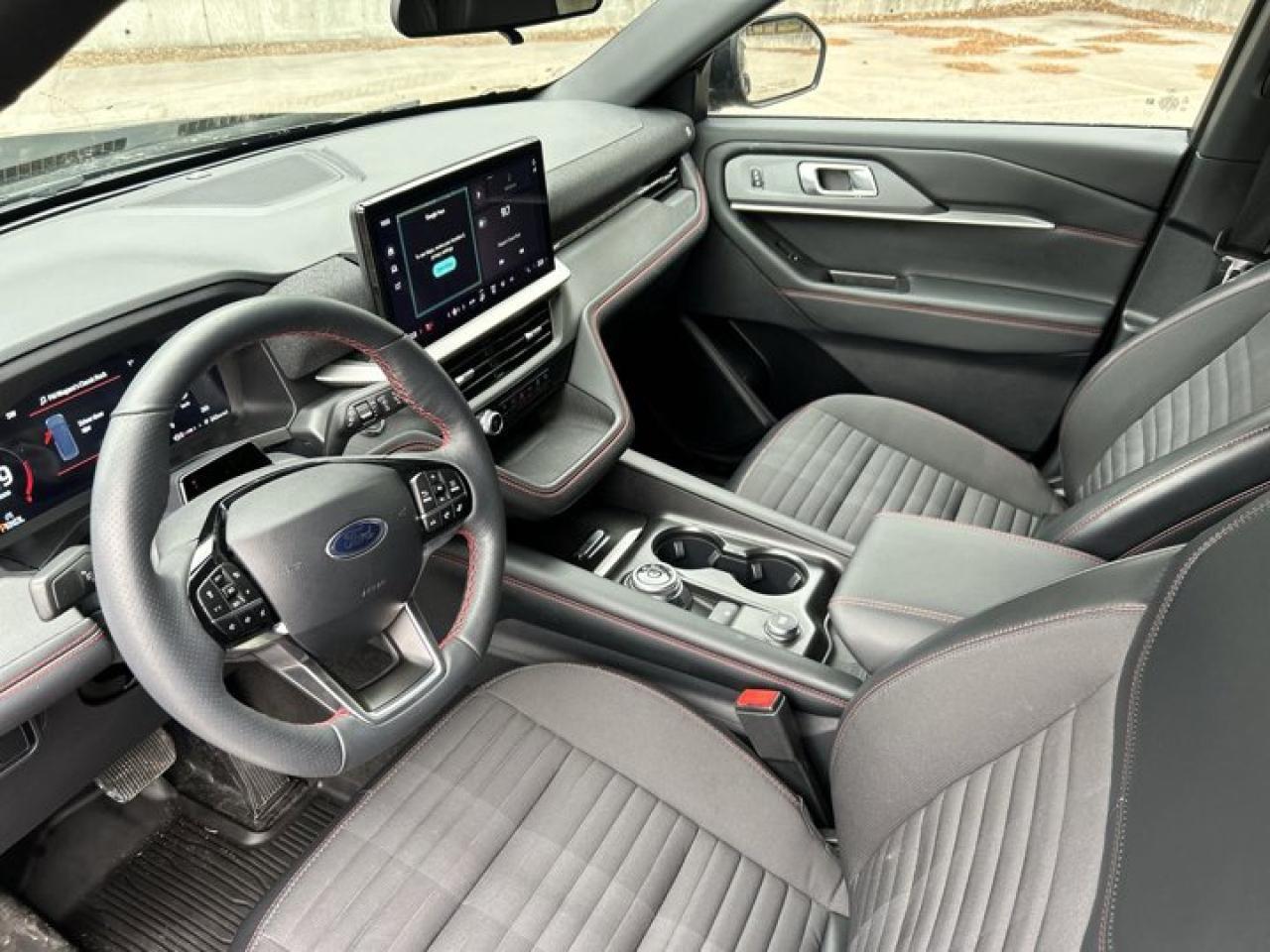 2025 Ford Explorer ST-Line 4WD | 2nd Row Captain Seats | 360 Camera | Remote Start Photo