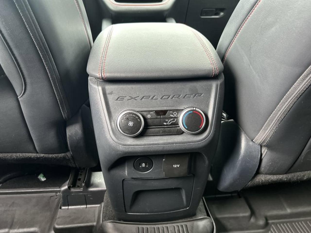 2025 Ford Explorer ST-Line 4WD | One owner | No accidents | 360 Camera | 2nd Row Captain Seats Photo